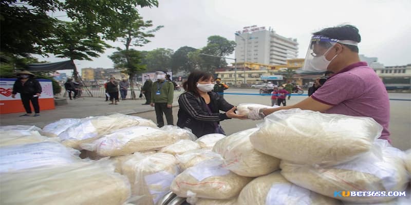 Chiêm bao nhận gạo từ thiện là một điều may mắn Chiêm bao nhận gạo từ thiện là một điều may mắn